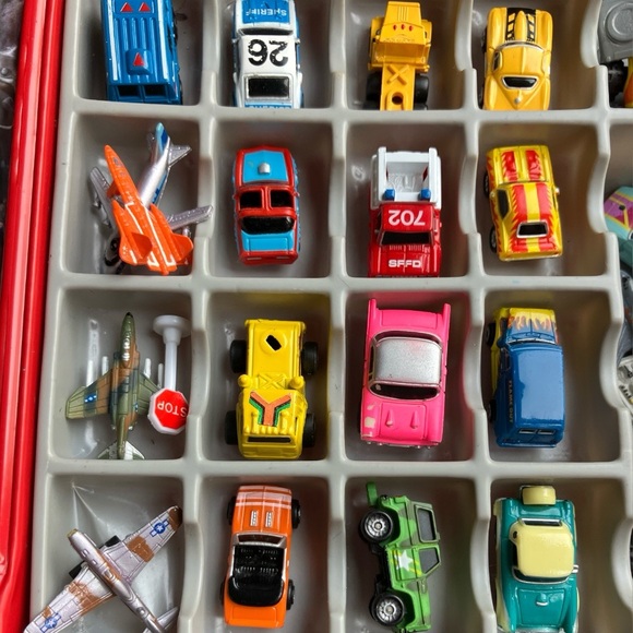 Vintage 1988 Tara Toy Corp Micro Mini's Collectors Case Includes 48 Cars Planes - Picture 10 of 13